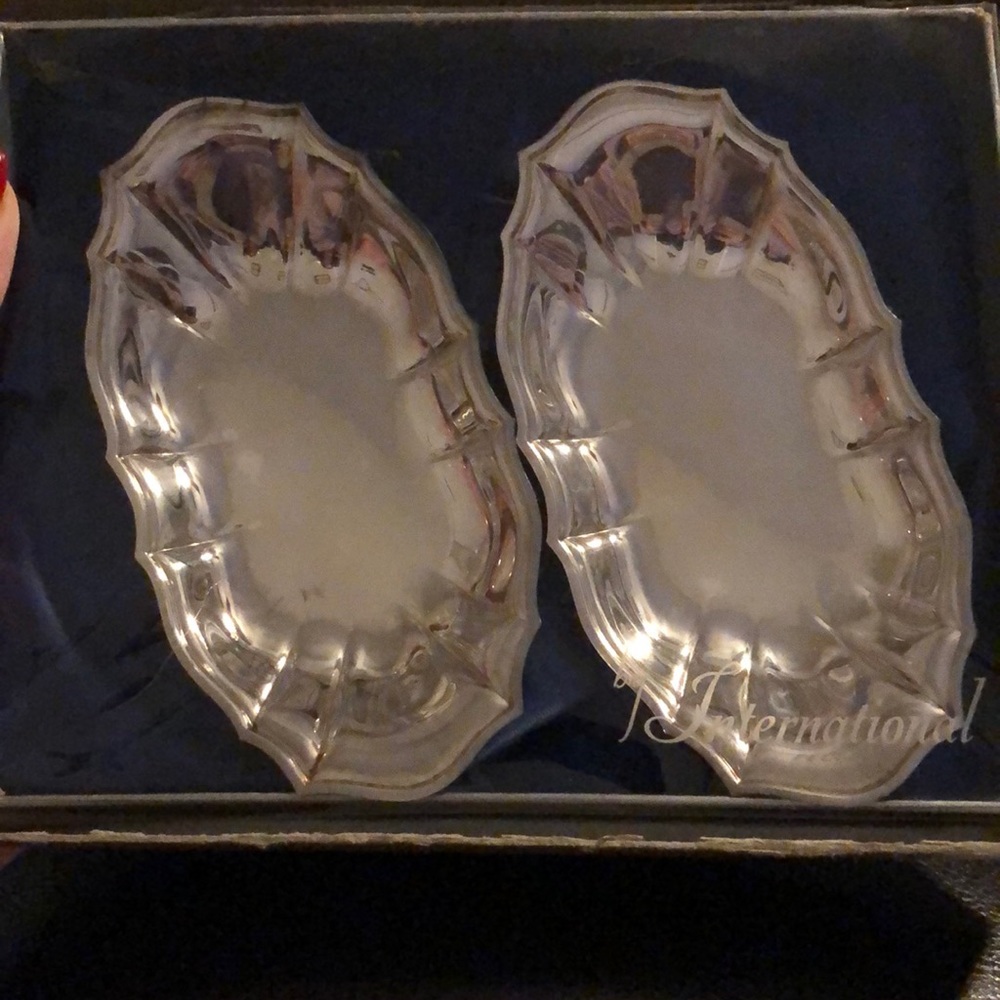 Miniature bread trays still in box. 358:/2.